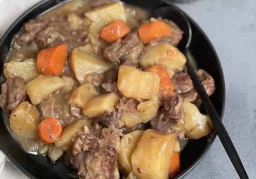 Stews and Soups: Hearty and Nostalgic Recipes for Old-Fashioned Cooking